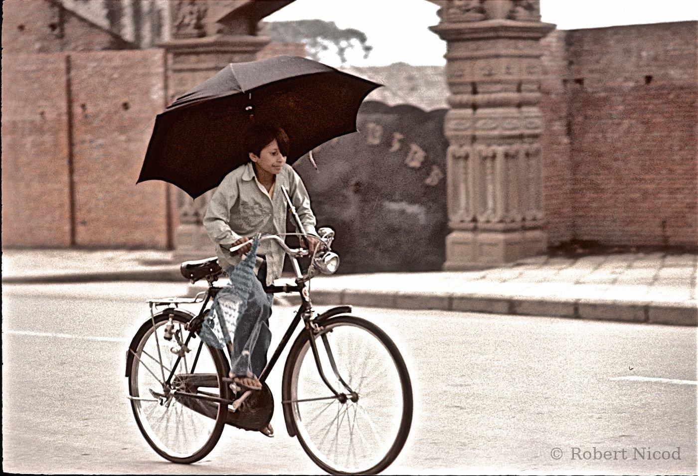 Nepal 1977 — Sun protection, Kathmandu 1977
