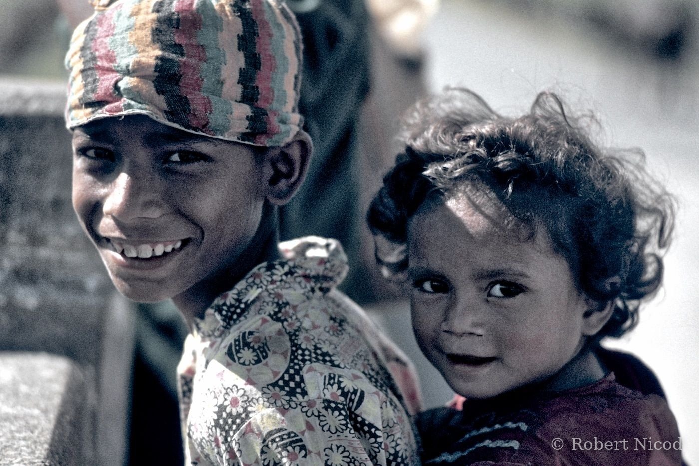 Nepal 1977 — Brother and little sister, Kathmandu 1977
