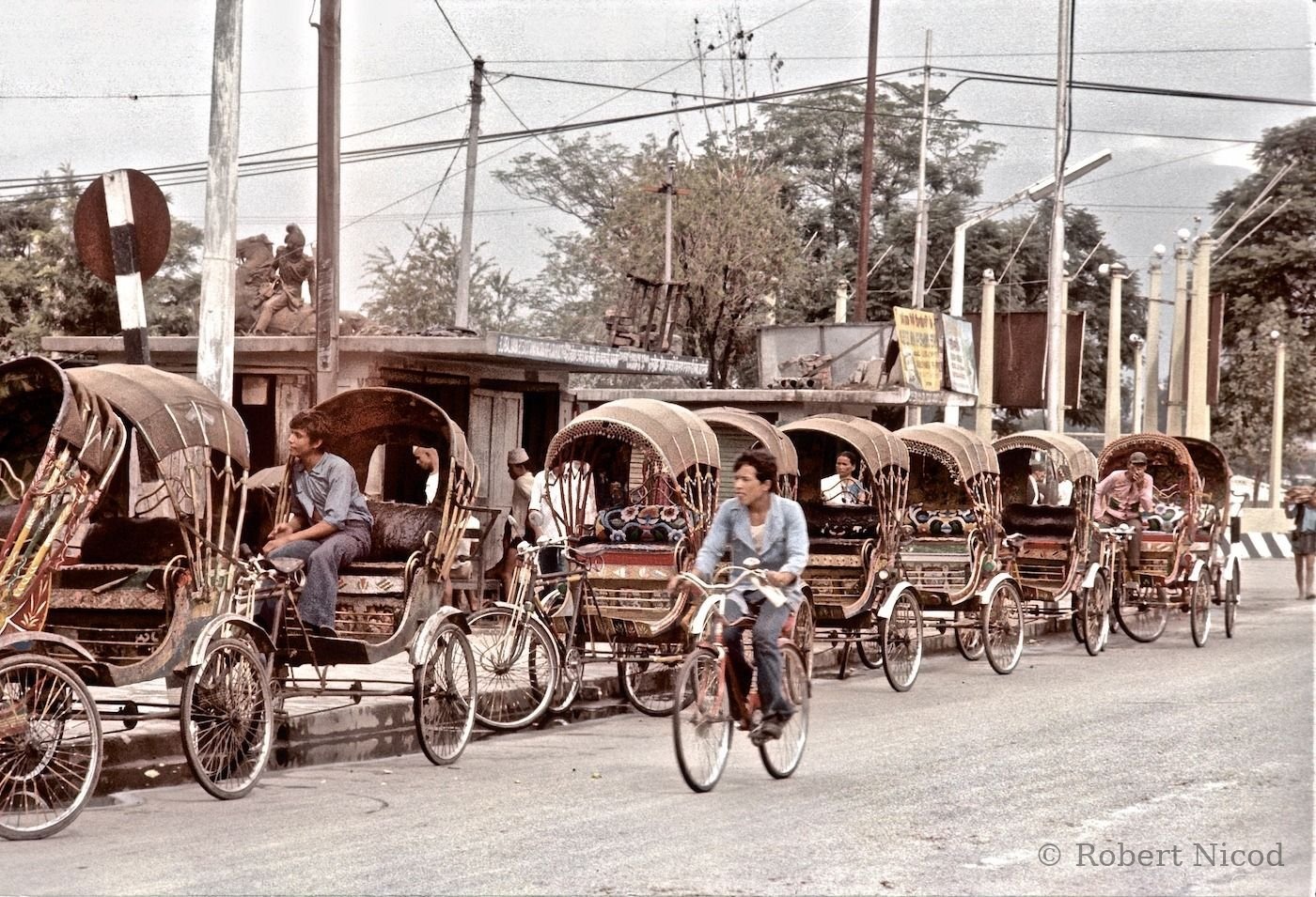 Nepal 1977 — A line of rickshaws, Kathmandu 1977