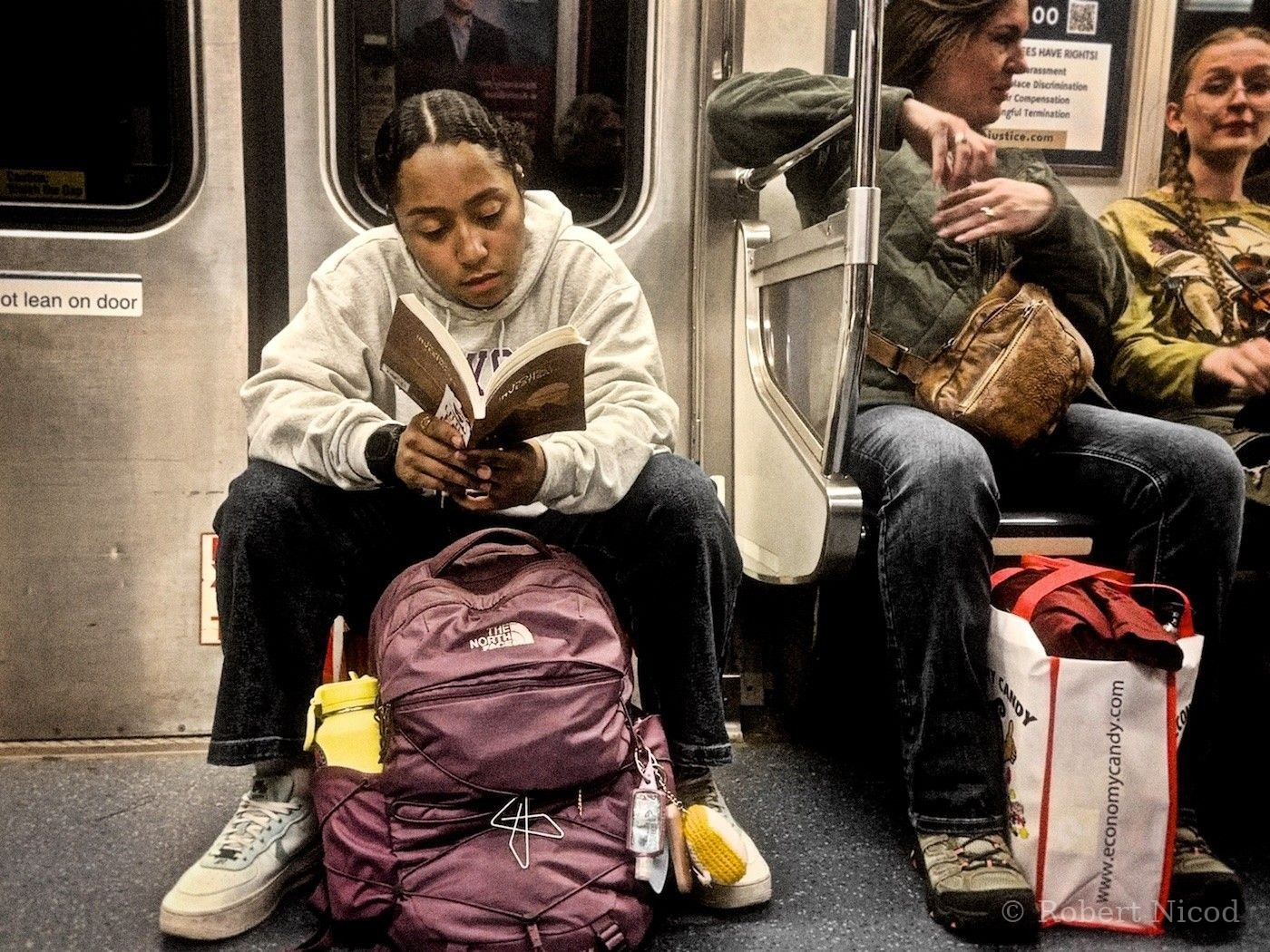 New York — Avec un livre, sans téléphone, Métro de New York