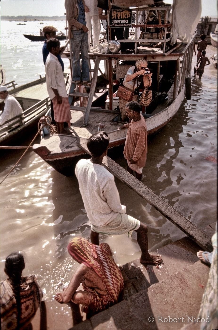 Tourists in Asia — Everything is worth taking, Varanasi 1977