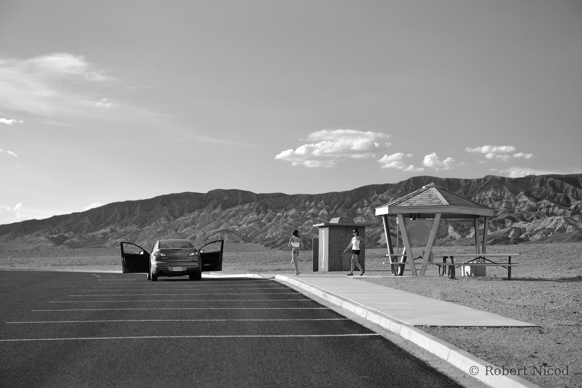 Tourists in the West — At 50°, everything begins, Death Valley, California