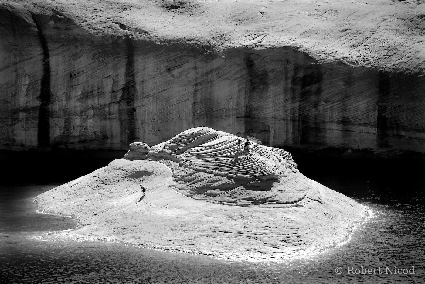 Tourists in the West — The stone island, Lake Powell, Utah