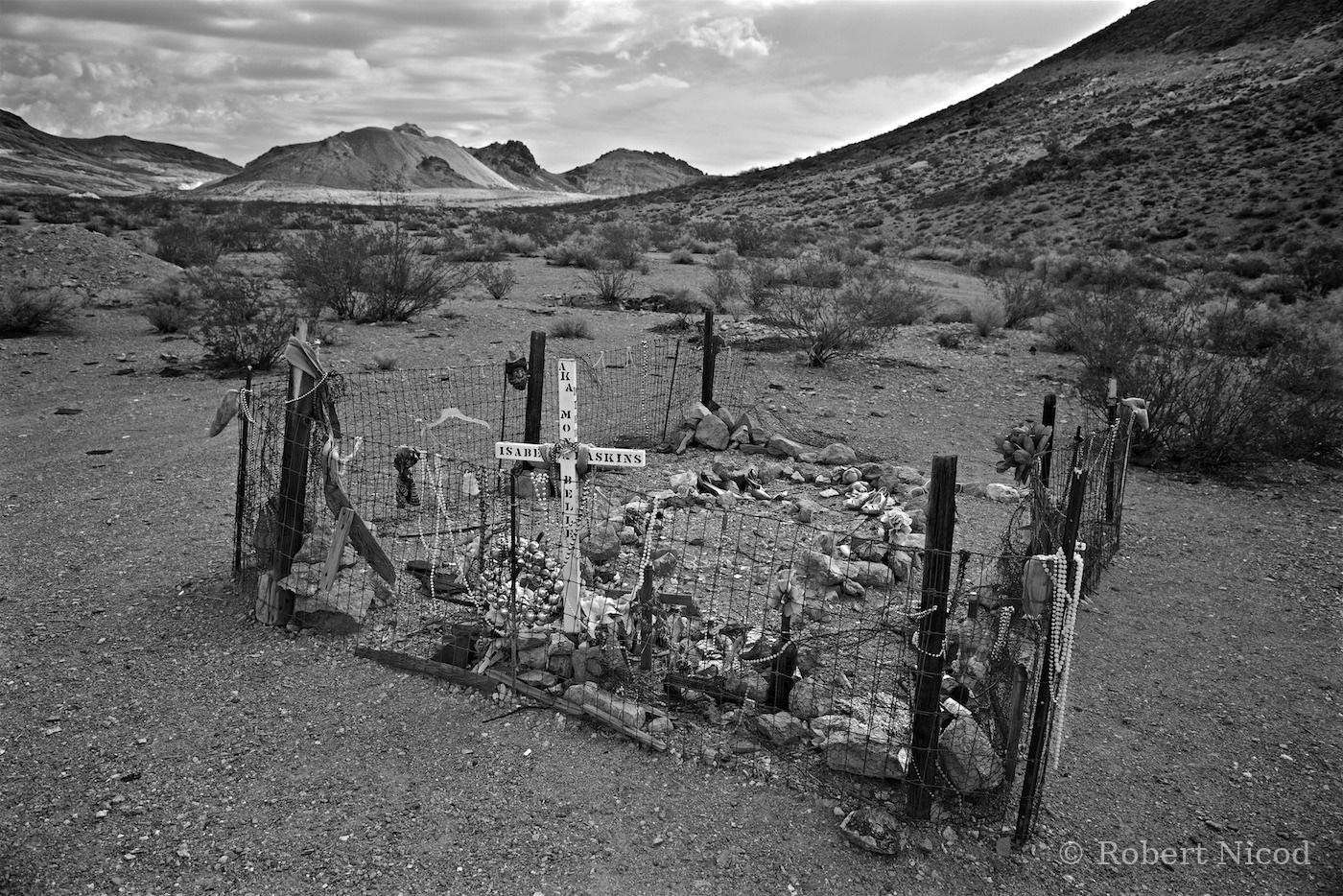 Tourists in the West — Grave in the ghost town, Death Valley, Nevada